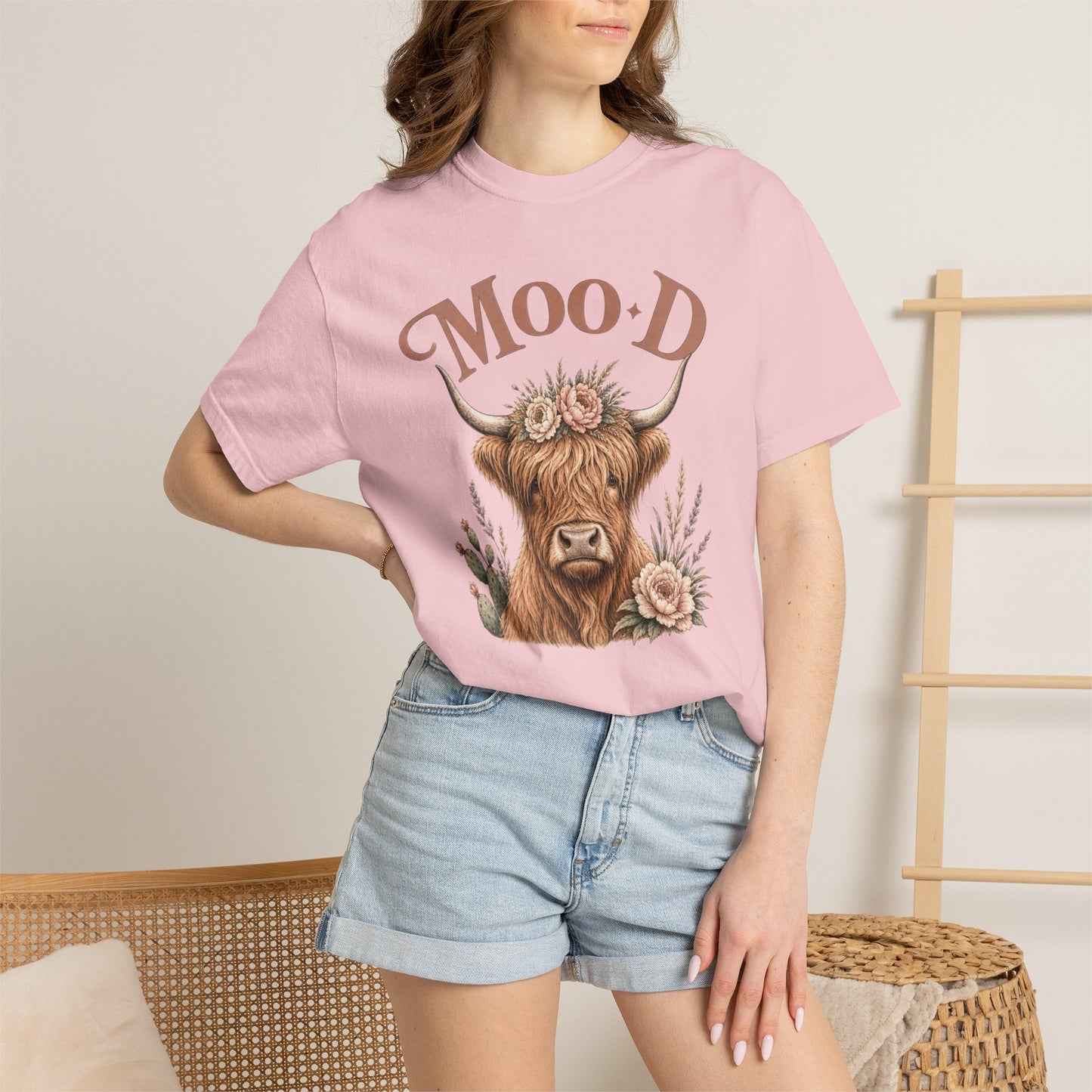Highland Cow 'Moo·d' Floral Graphic T-Shirt