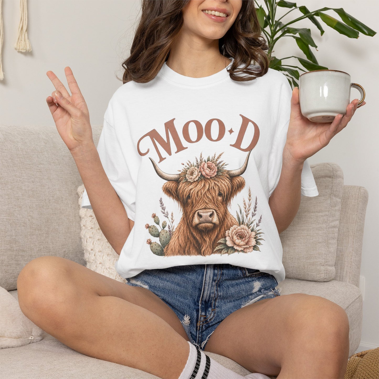 Highland Cow 'Moo·d' Floral Graphic T-Shirt
