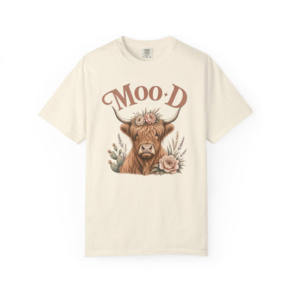 Highland Cow 'Moo·d' Floral Graphic T-Shirt
