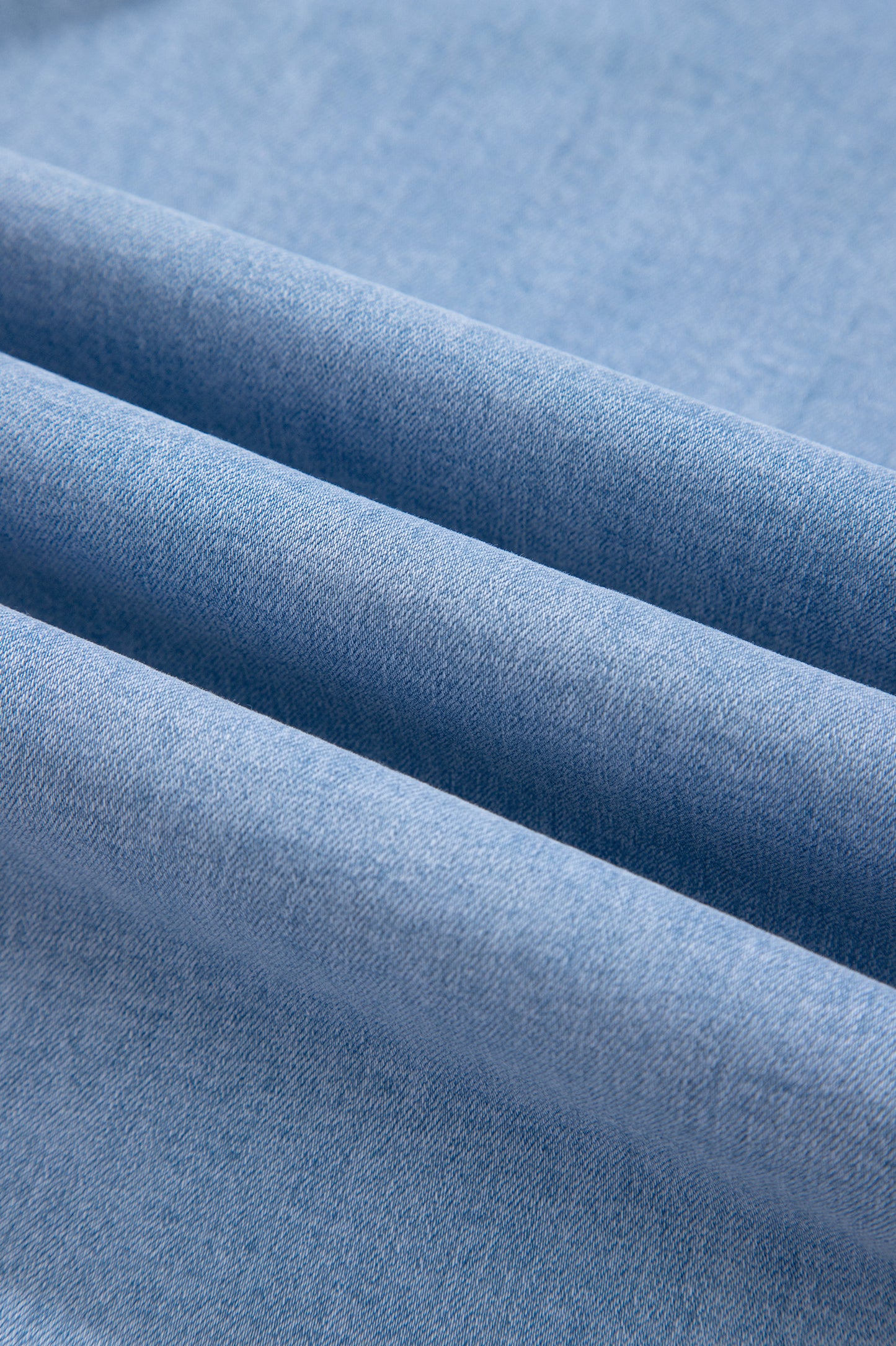 Beau Blue Solid Color Square Patch Pocket Ankle-length Barrel Jeans
