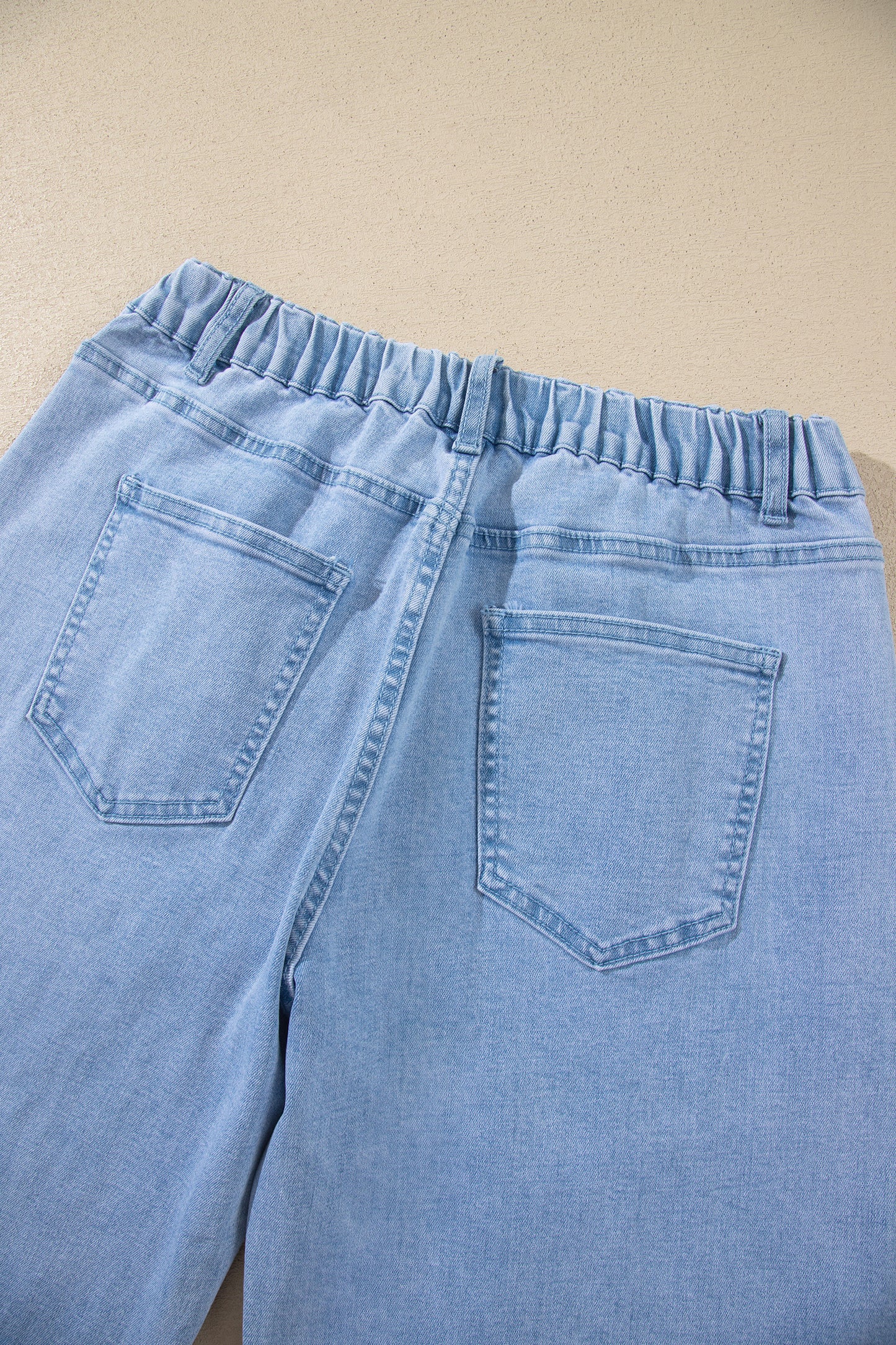 Beau Blue Solid Color Square Patch Pocket Ankle-length Barrel Jeans